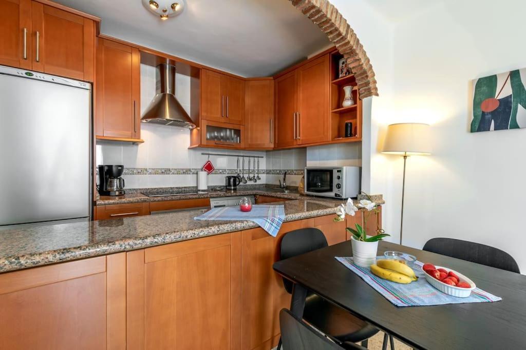Oasis 16 Apartment เนร์คา ภายนอก รูปภาพ