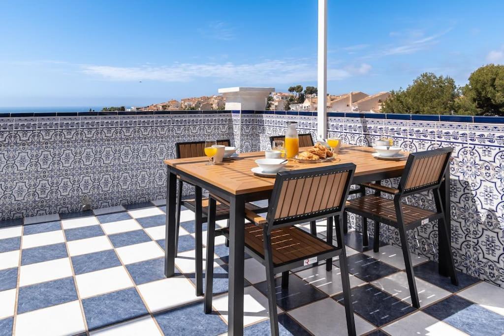 Oasis 16 Apartment เนร์คา ภายนอก รูปภาพ